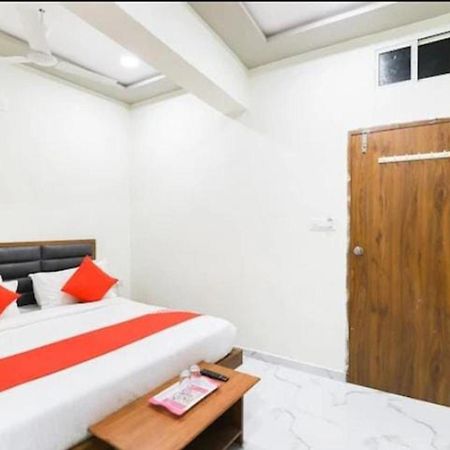 Hotel New Lake View アーメダバード エクステリア 写真