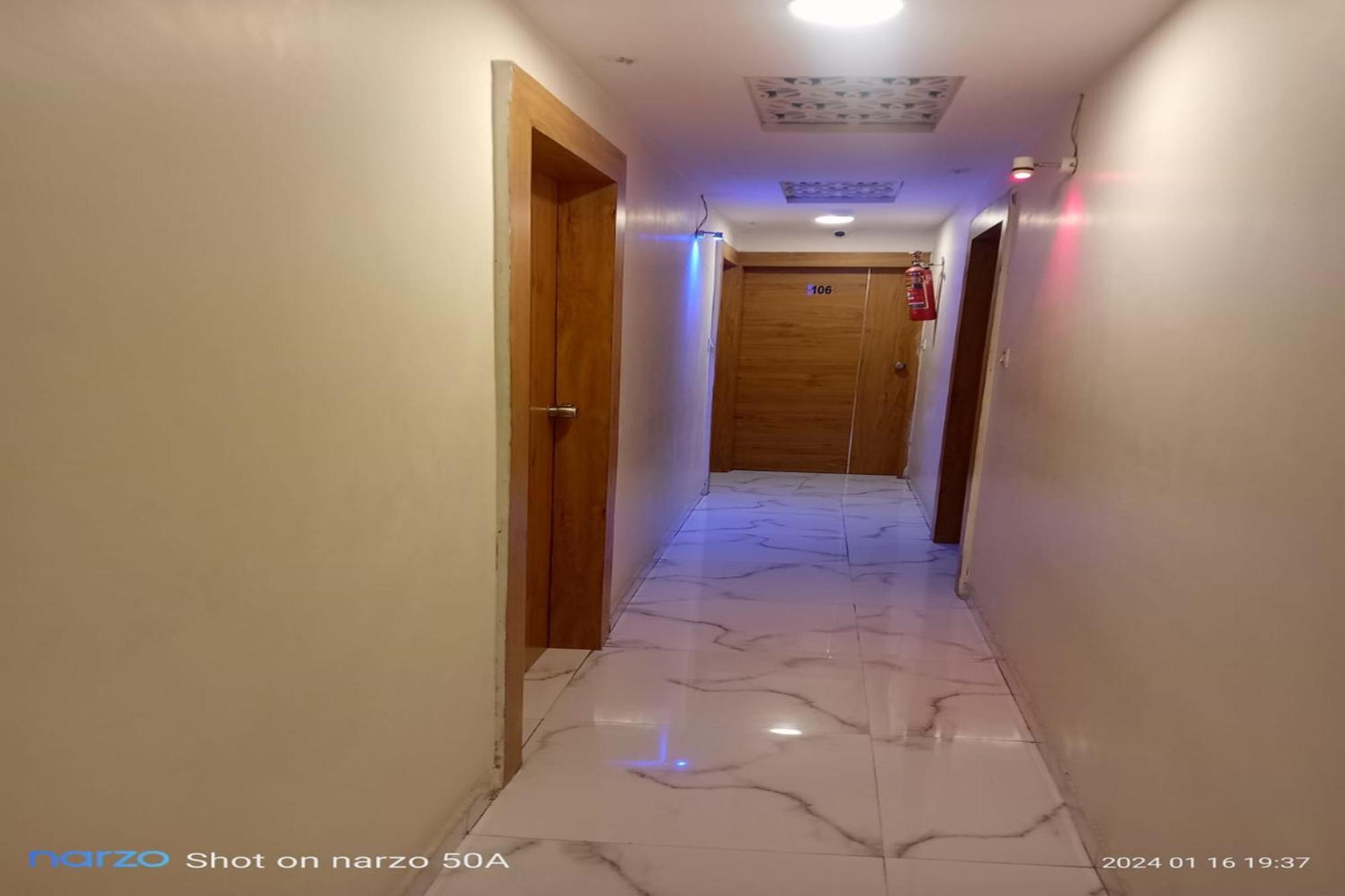 Hotel New Lake View アーメダバード エクステリア 写真