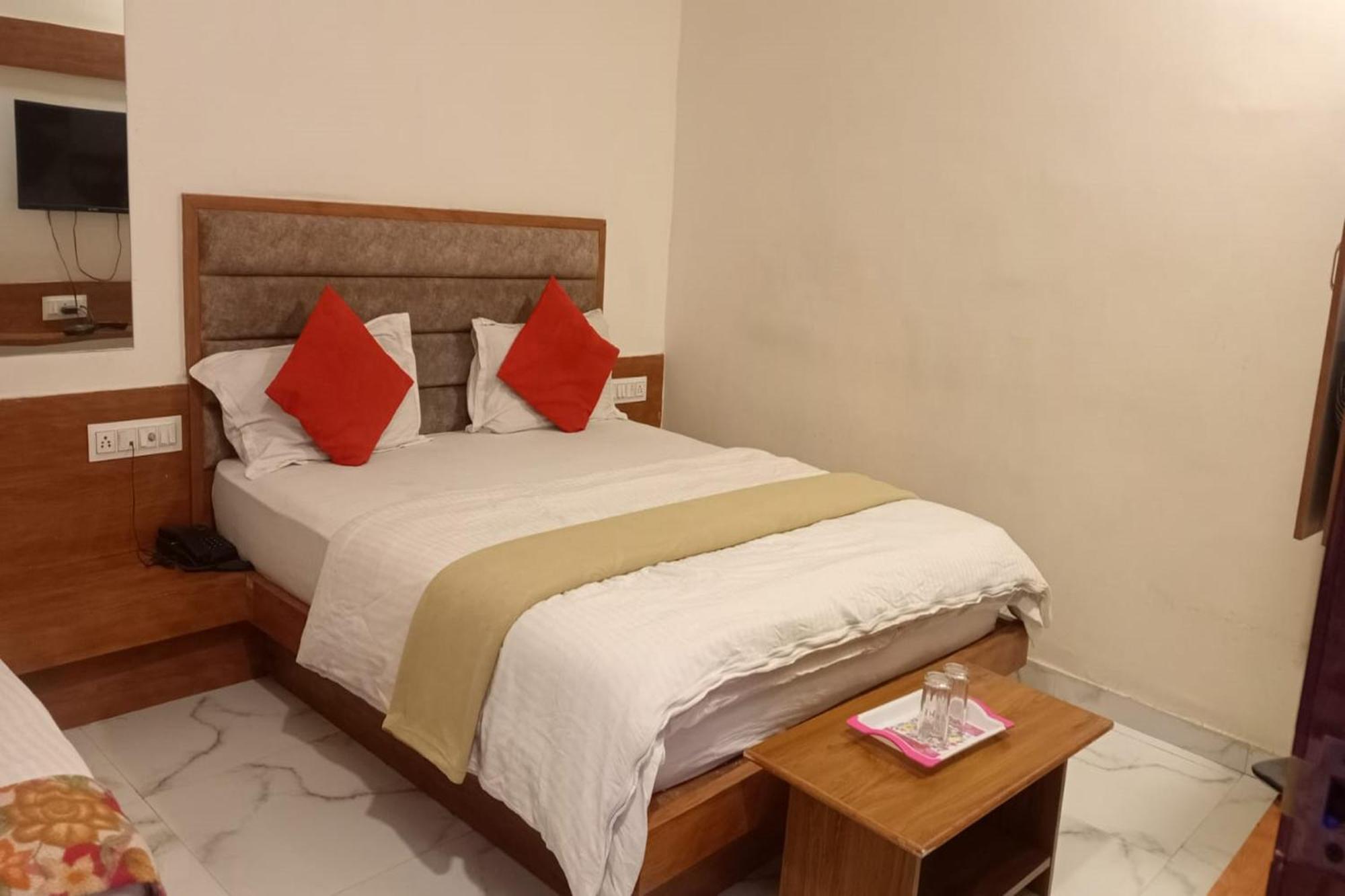 Hotel New Lake View アーメダバード エクステリア 写真